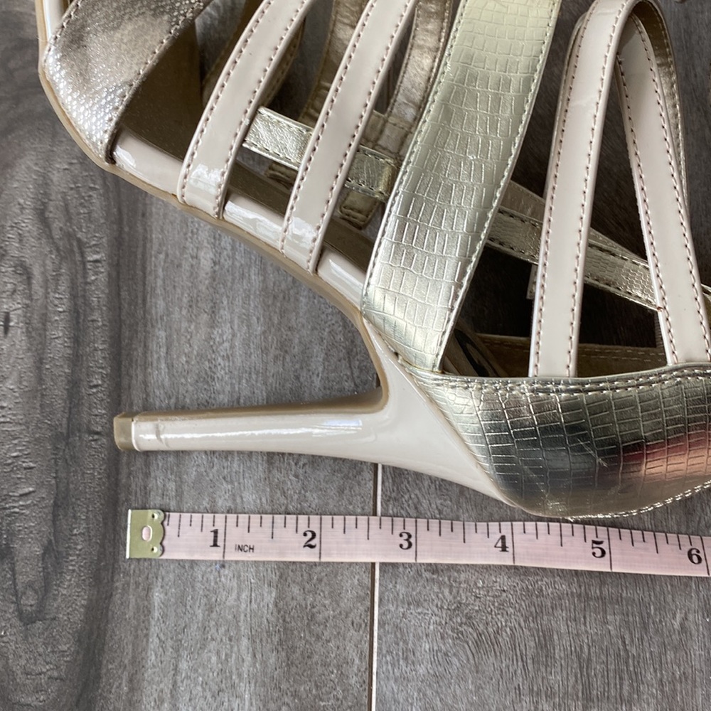 Women’s G by Guess zippered heels - Picture 11 of 12